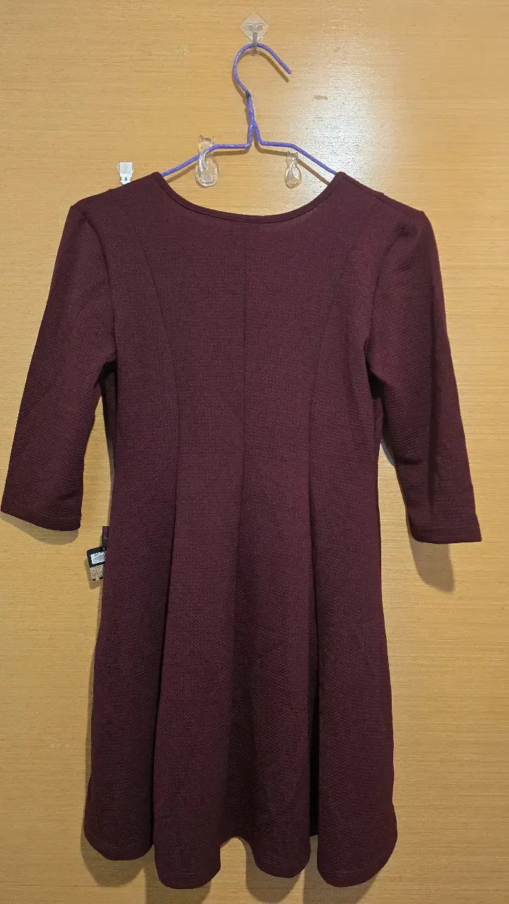 Vestido burdeo manga ¾, nuevo con etiqueta - 2