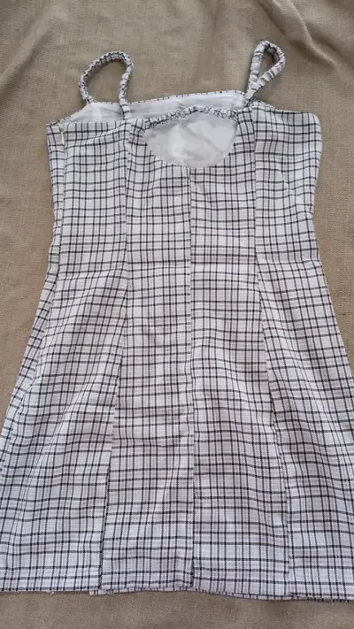 Vestido corto a cuadros blanco, morado y negro - miniatura 2