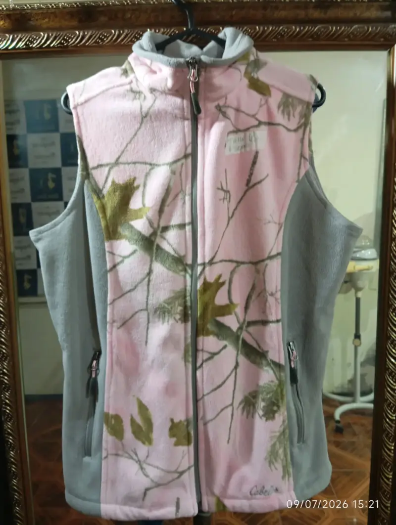 Chaleco polar sin mangas estampado camuflaje