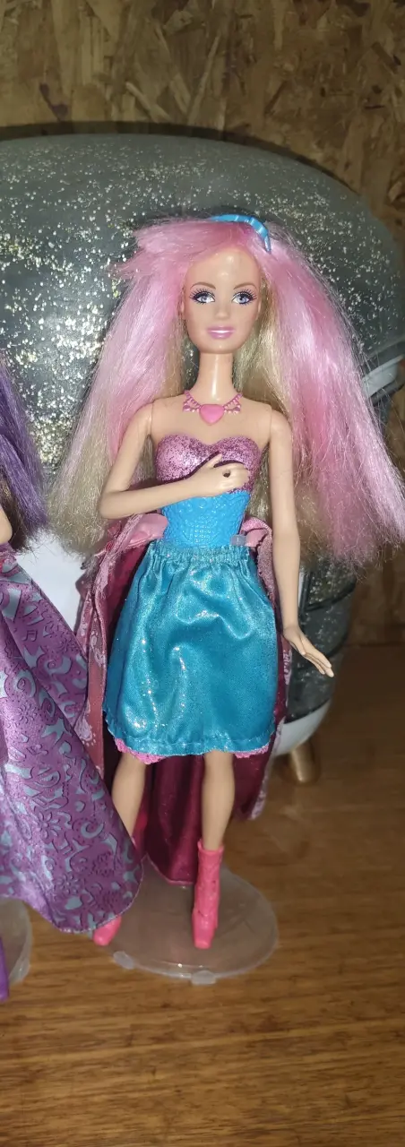 Barbies - 4