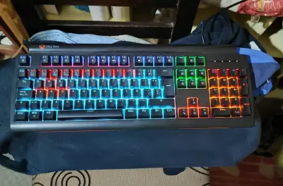 Teclado mecánico retroiluminado RGB MeeTion mk600 - miniatura 1
