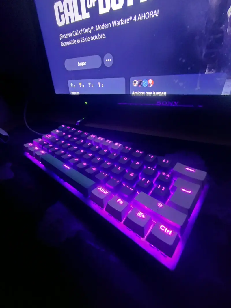 Teclado mecánico retroiluminado RGB - 1