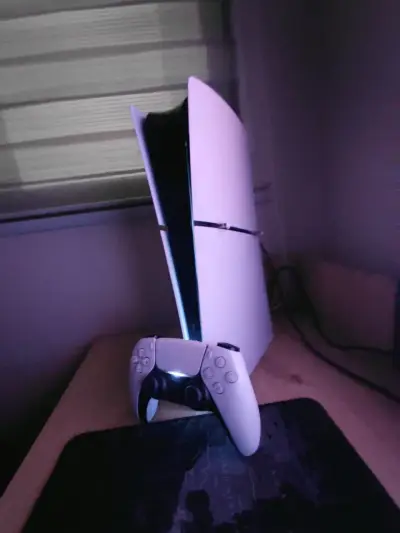 Consola PlayStation 5 con control DualSense - miniatura 1