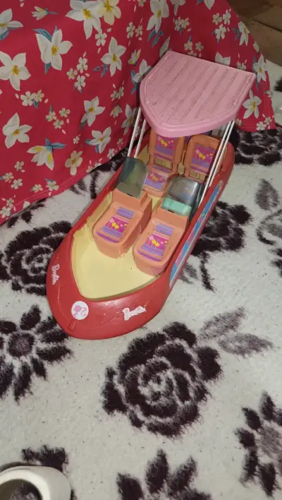 Lancha de juguete Barbie con toldo - miniatura 4