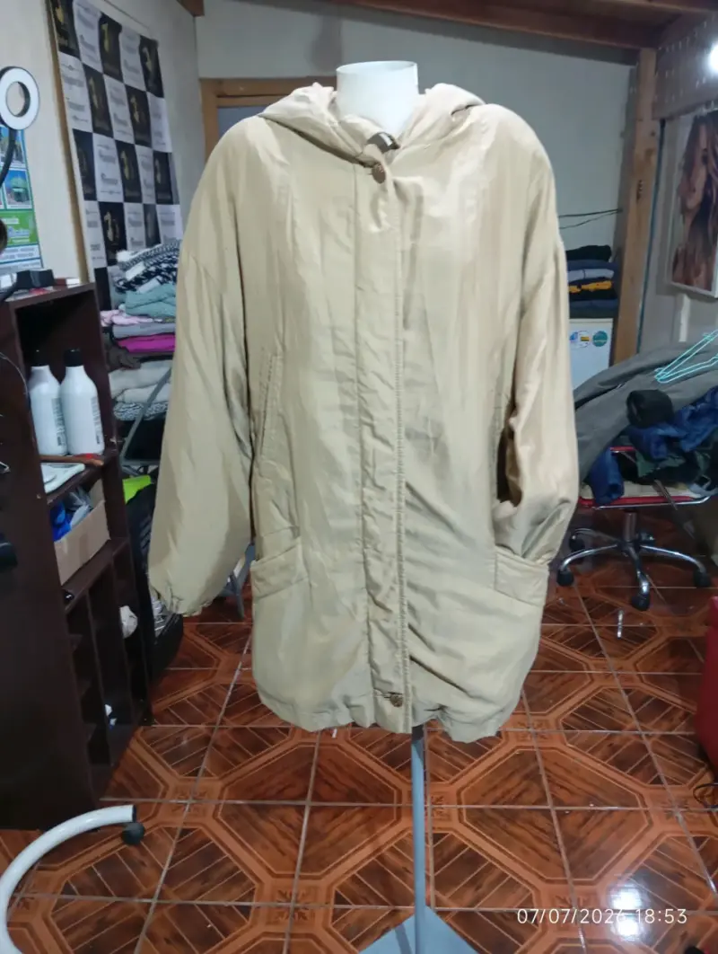 Parka beige con capucha para mujer - 1
