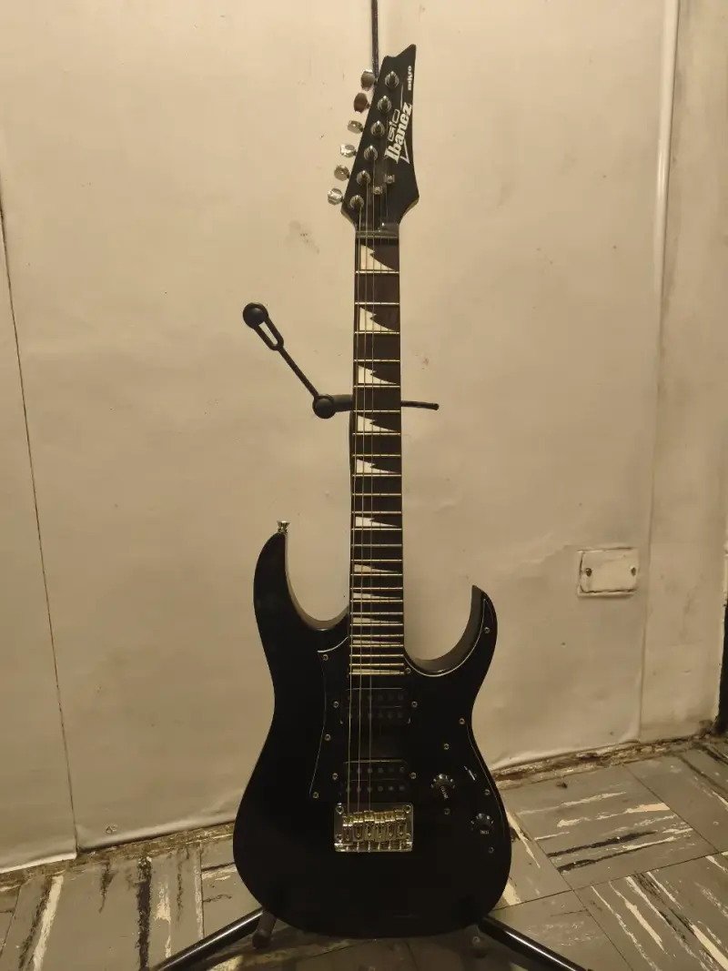 Guitarra ibanez - 1