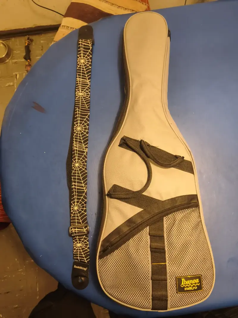 Guitarra ibanez - 2