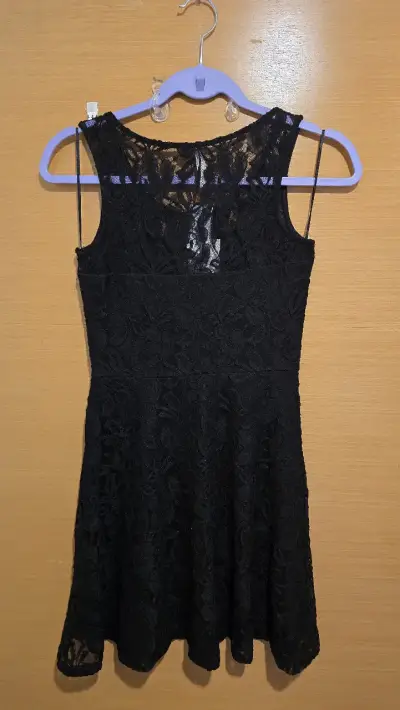 Vestido negro de encaje elegante, nuevo c/etiqueta - miniatura 2