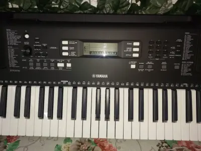 Teclado Yamaha PSR-E363 con funciones avanzadas - miniatura 1