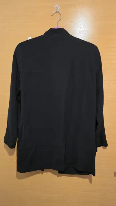 Blazer negro de mujer, nuevo con etiqueta. - miniatura 2