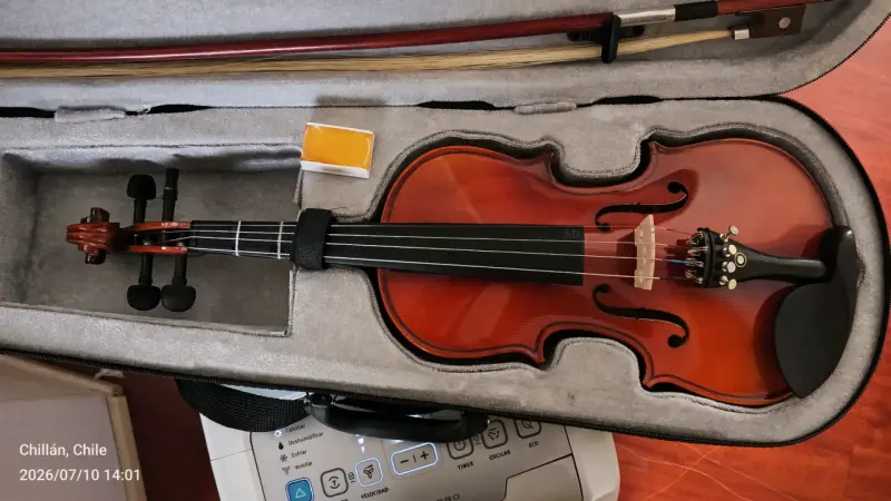 Violín con estuche y arco en buen estado - 2