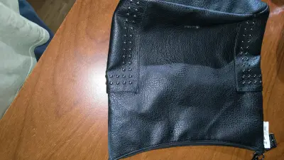 Cartera negra de cuero con tachas Kimera - miniatura 3
