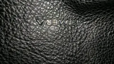 Cartera negra de cuero con tachas Kimera - miniatura 4