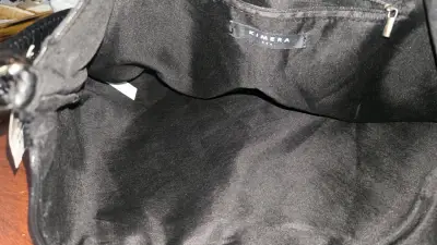 Cartera negra de cuero con tachas Kimera - miniatura 5