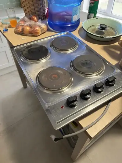 Cocina eléctrica de 4 quemadores - miniatura 1