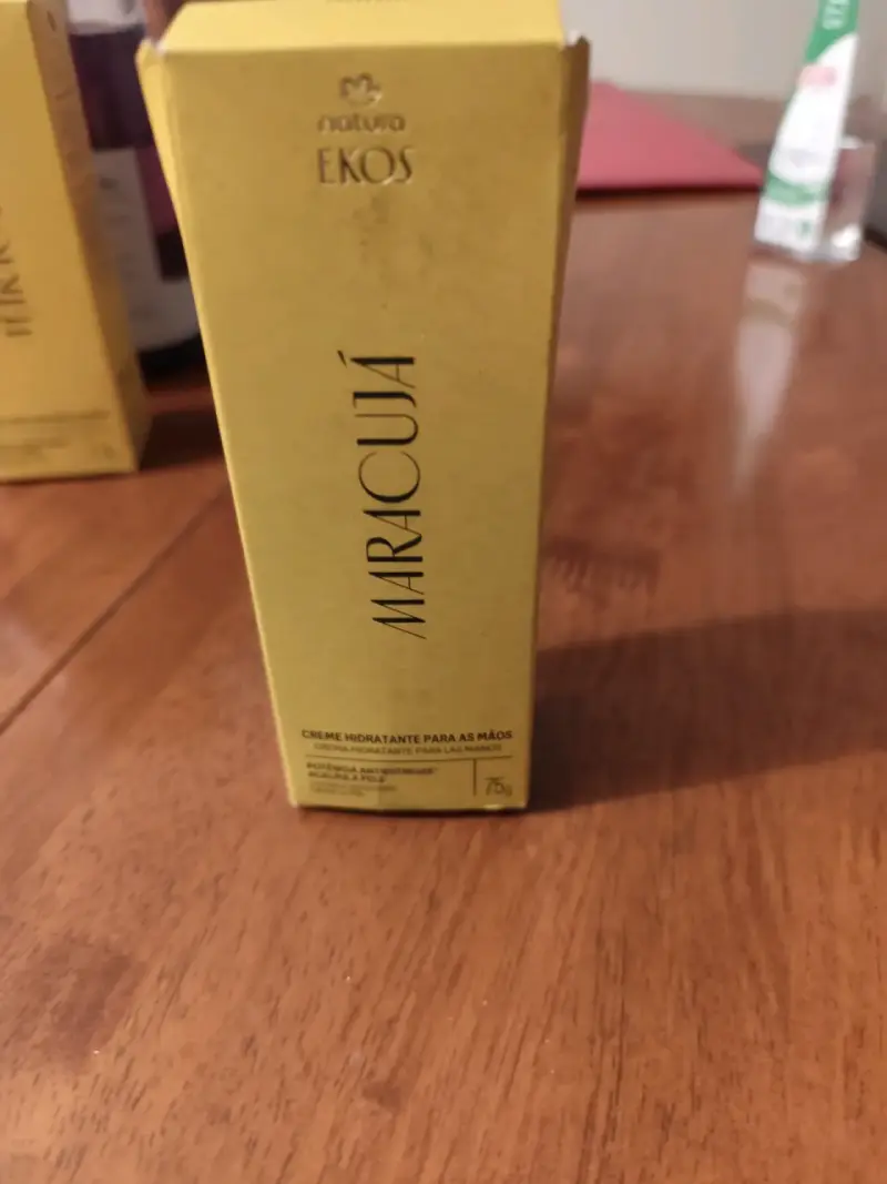 Crema hidratante Natura Ekos Maracuyá 75g