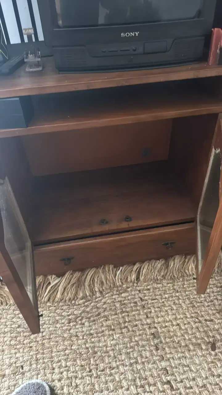 Mueble de rauli para TV con estantes - 4