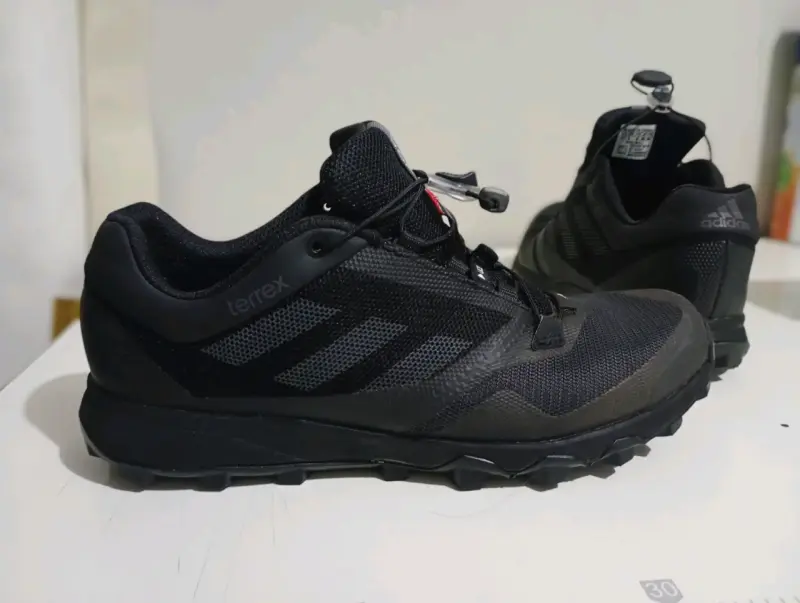 Zapatillas Adidas Terrex negras para trekking - 1