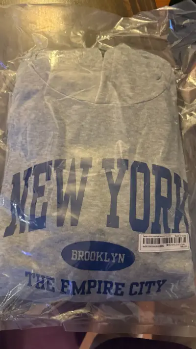 Conjunto  gris con estampado New York talla 12 - miniatura 1