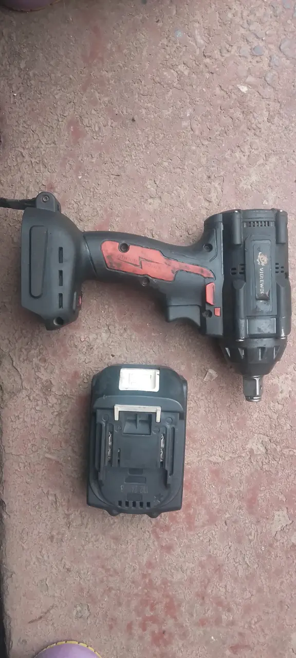 Taladro inalámbrico con batería recargable