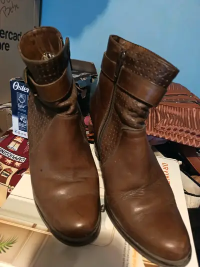 Botines de cuero marrón marca Heblas - miniatura 3