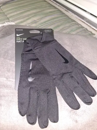 Guantes deportivos Nike negros para running - miniatura 2