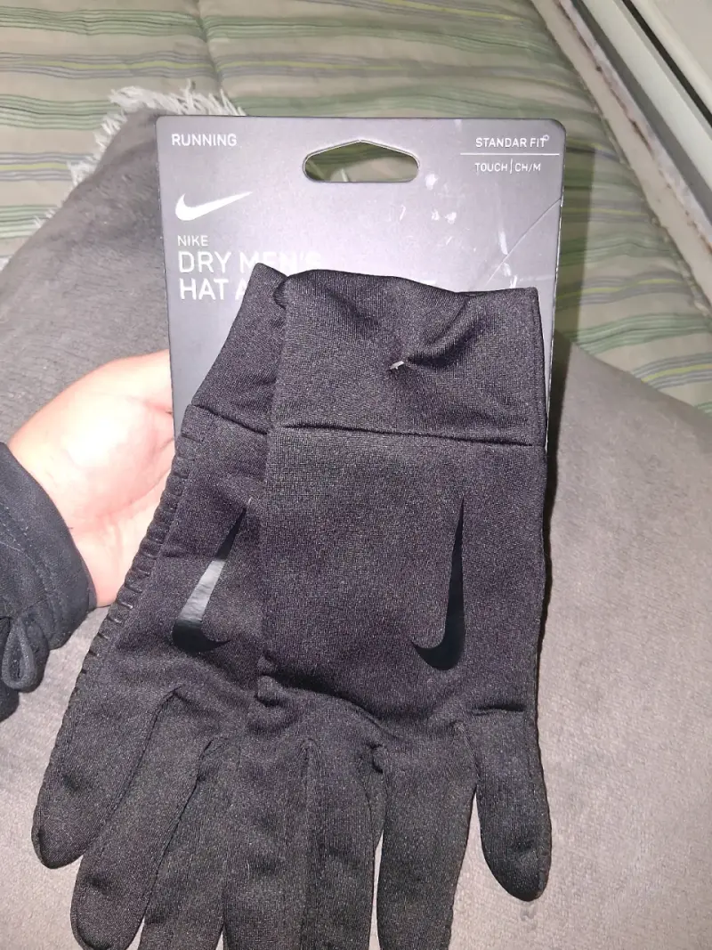 Guantes deportivos Nike negros para running - 3