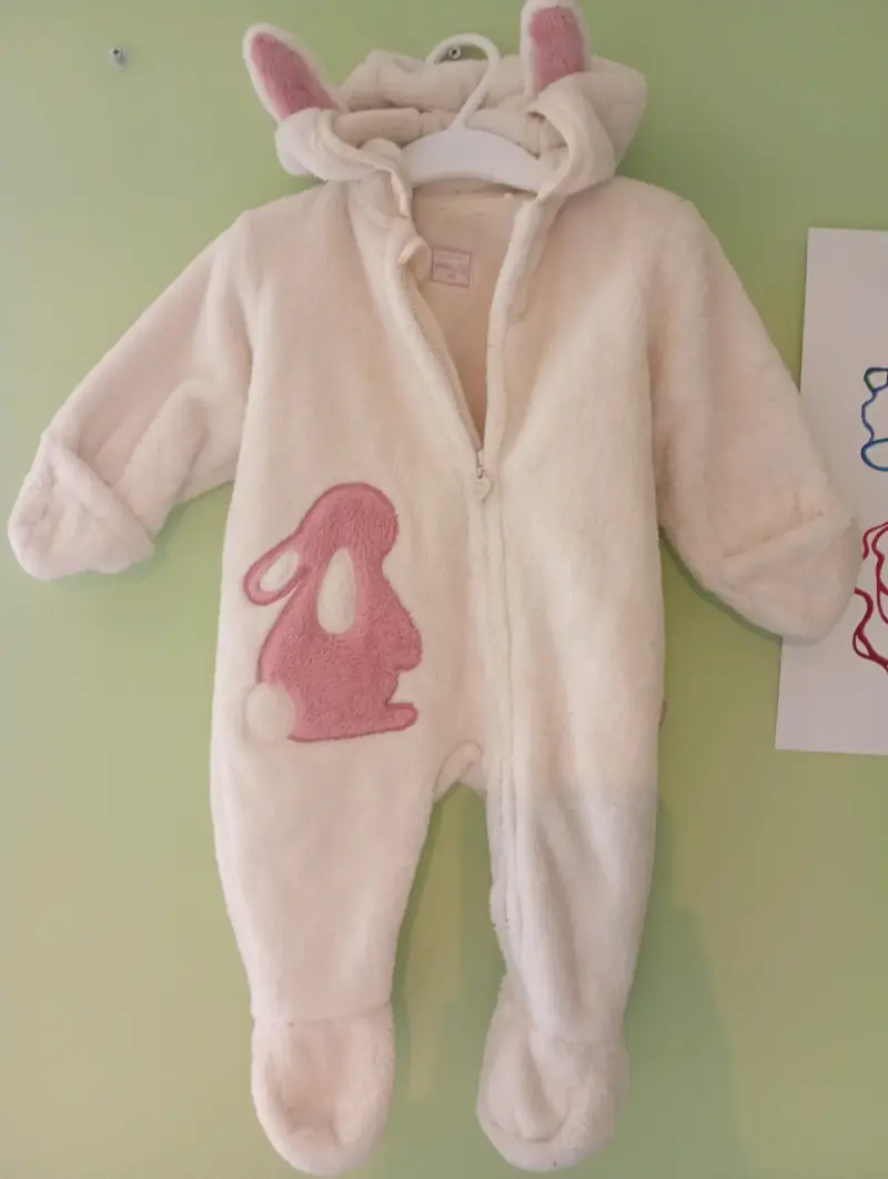 Enterito de bebé con diseño de conejo - 1