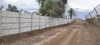 Muro de hormigón prefabricado para cercado - miniatura 1