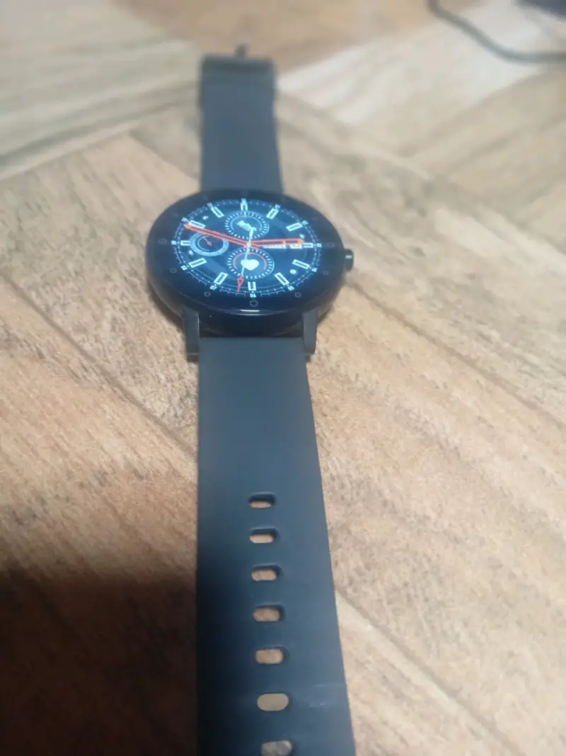Reloj inteligente con correa negra - 1