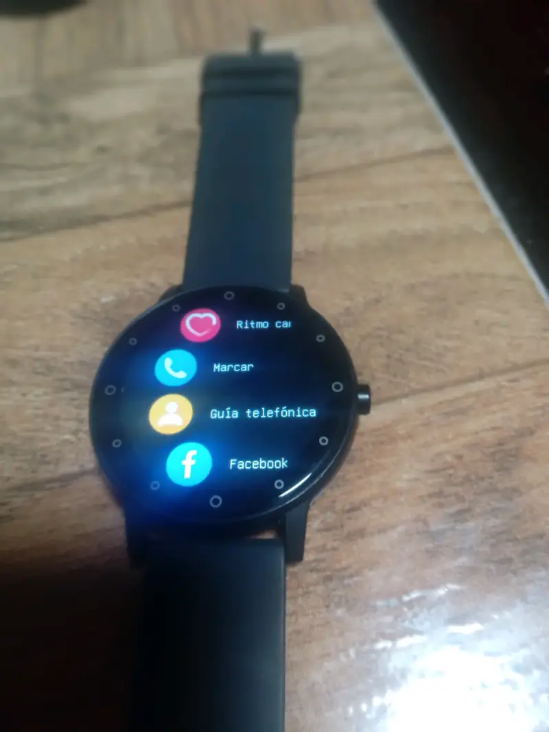 Reloj inteligente con correa negra - 3