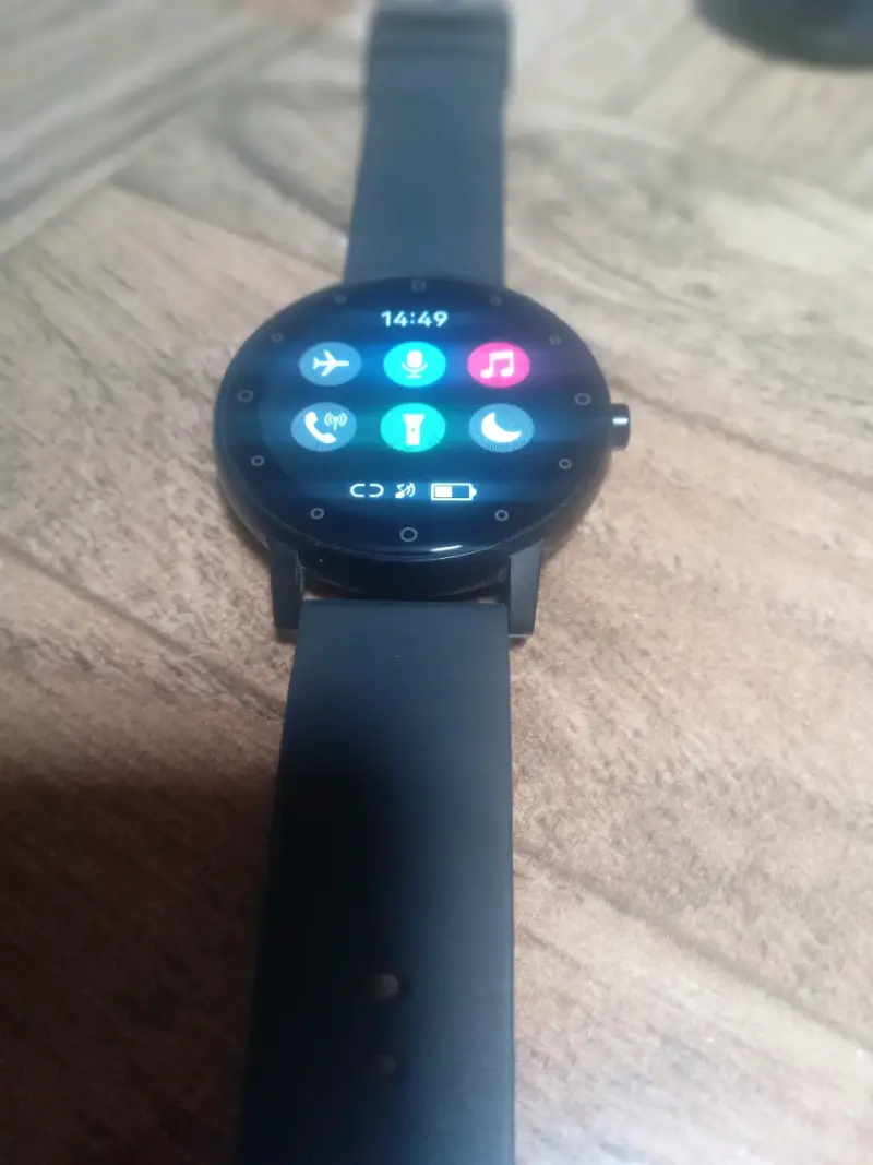 Reloj inteligente con correa negra - 4