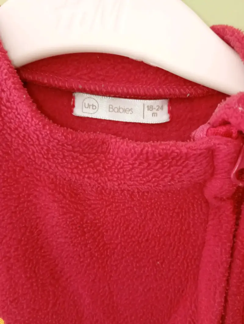 Pijama polar rojo con jirafa - 2