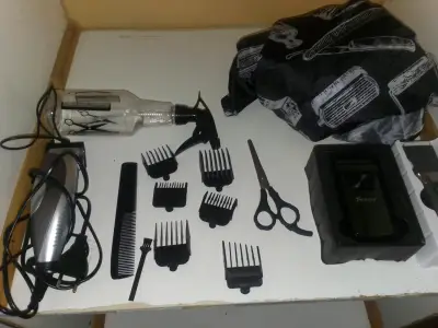 Kit de peluquería completo con máquina y accesorios - miniatura 1