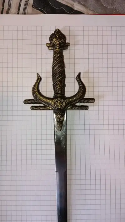 Espada decorativa de colección antigua - miniatura 1