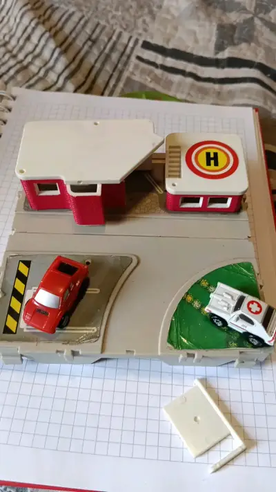 Accesorio de juguete de construcción gris - miniatura 3