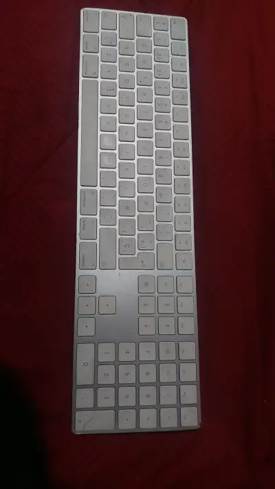 Teclado inalámbrico Apple con teclado numérico - miniatura 1
