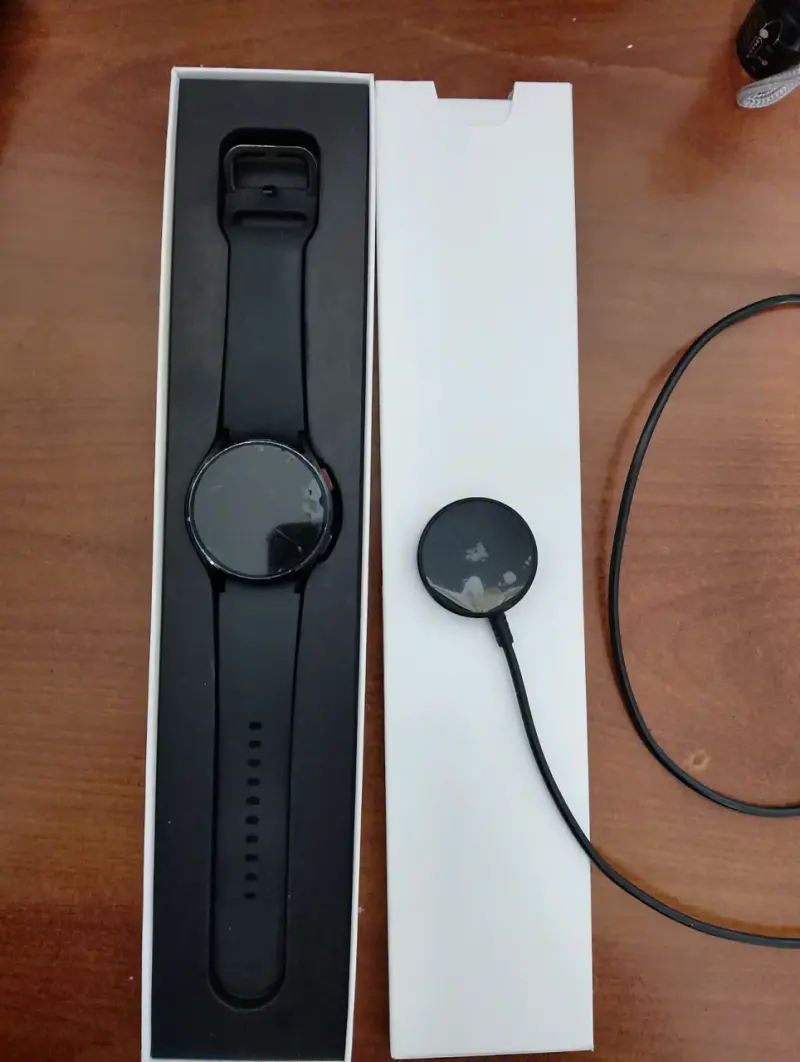 Samsung Galaxy Watch4 negro en buen estado - 5
