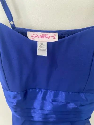 Vestido azul de fiesta con volantes y tirantes - miniatura 3