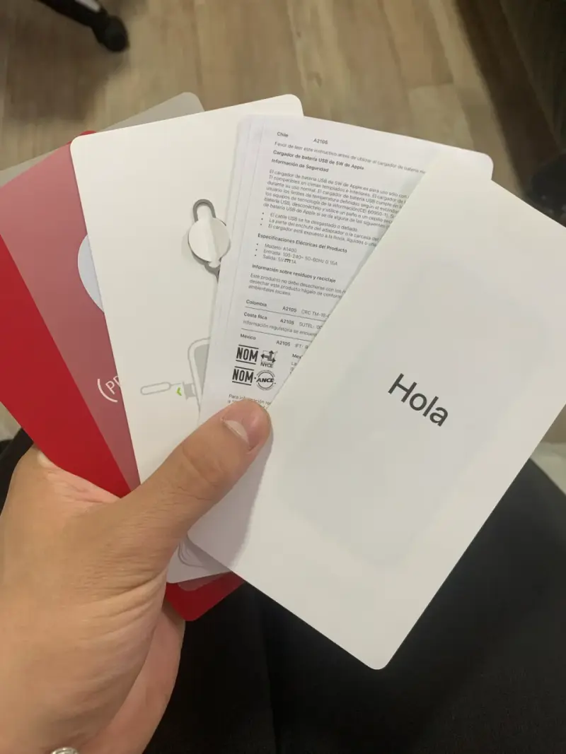 iPhone XR rojo en caja original - 3