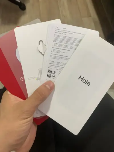 iPhone XR rojo en caja original - miniatura 3