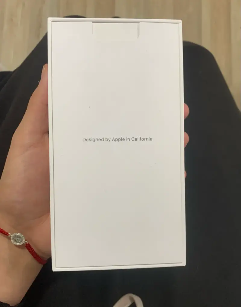 iPhone XR rojo en caja original - 4