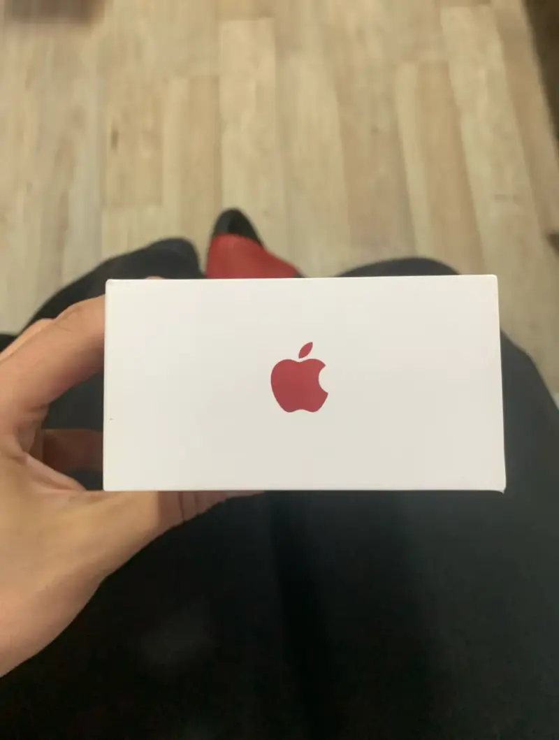 iPhone XR rojo en caja original - 6