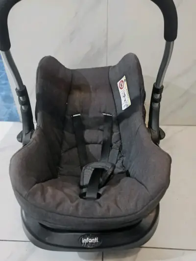Silla de auto para bebé color gris Infanti - miniatura 3