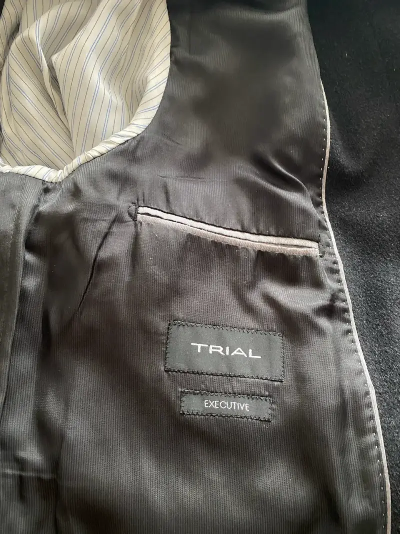 Abrigo negro elegante para hombre - 3