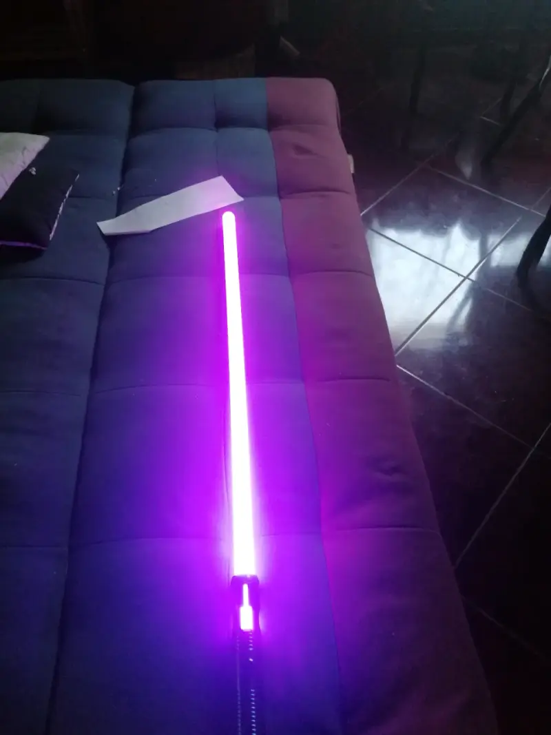 Sable de luz LED morado para cosplay - 1