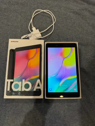 Tablet Samsung Galaxy Tab A con cargador - miniatura 1