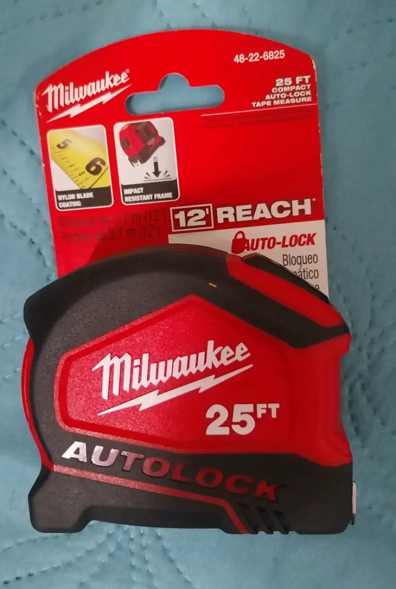 Cinta métrica Milwaukee 25FT Autolock