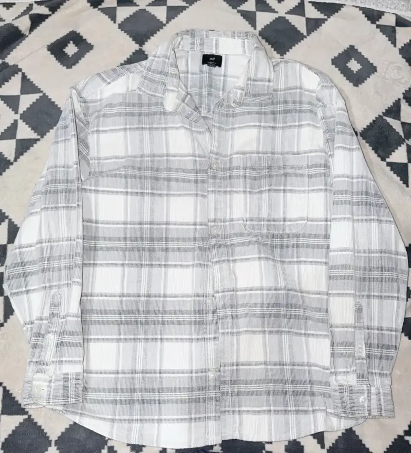 Camisa a cuadros H&M blanca y gris - 1
