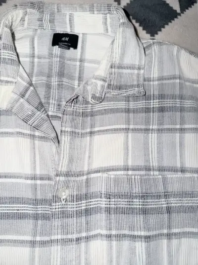 Camisa a cuadros H&M blanca y gris - miniatura 2